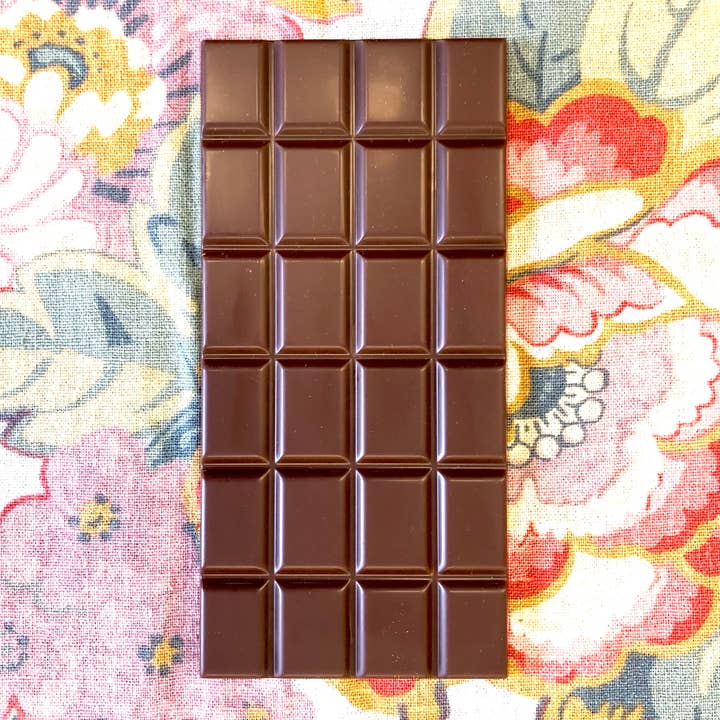 Farmhouse Chocolates - Wholesale Chocolate Bar - 71% Organic Chocolate Bar w/ Fennel Pollen & Strawberries1