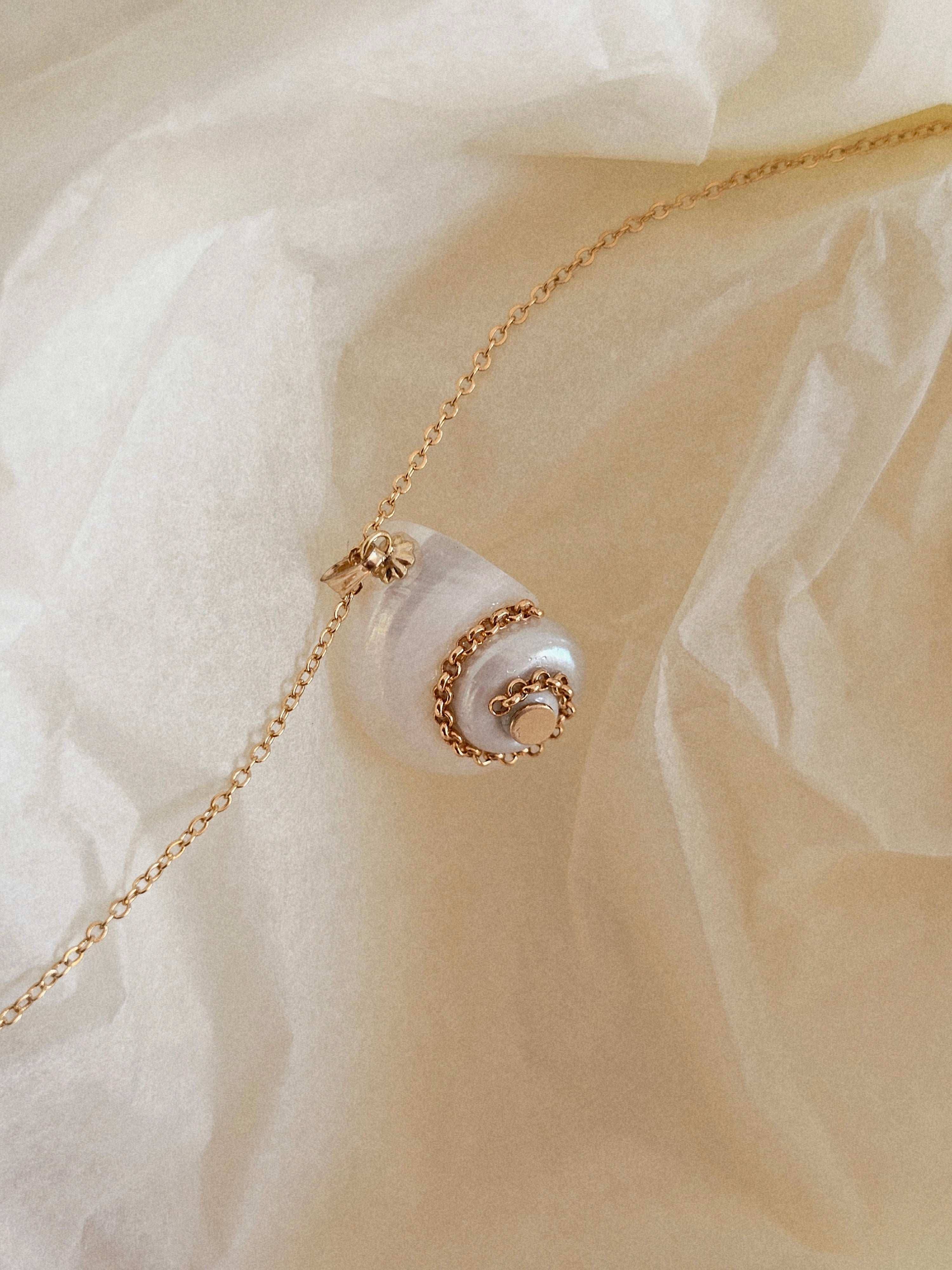 LA MAISON GISEL B. - Wholesale Pendant/Charm Necklace - Collier coquillage Céleste2