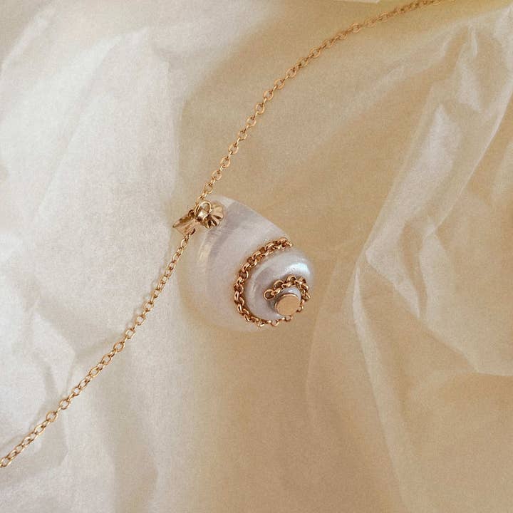 LA MAISON GISEL B. - Wholesale Pendant/Charm Necklace - Collier coquillage Céleste2