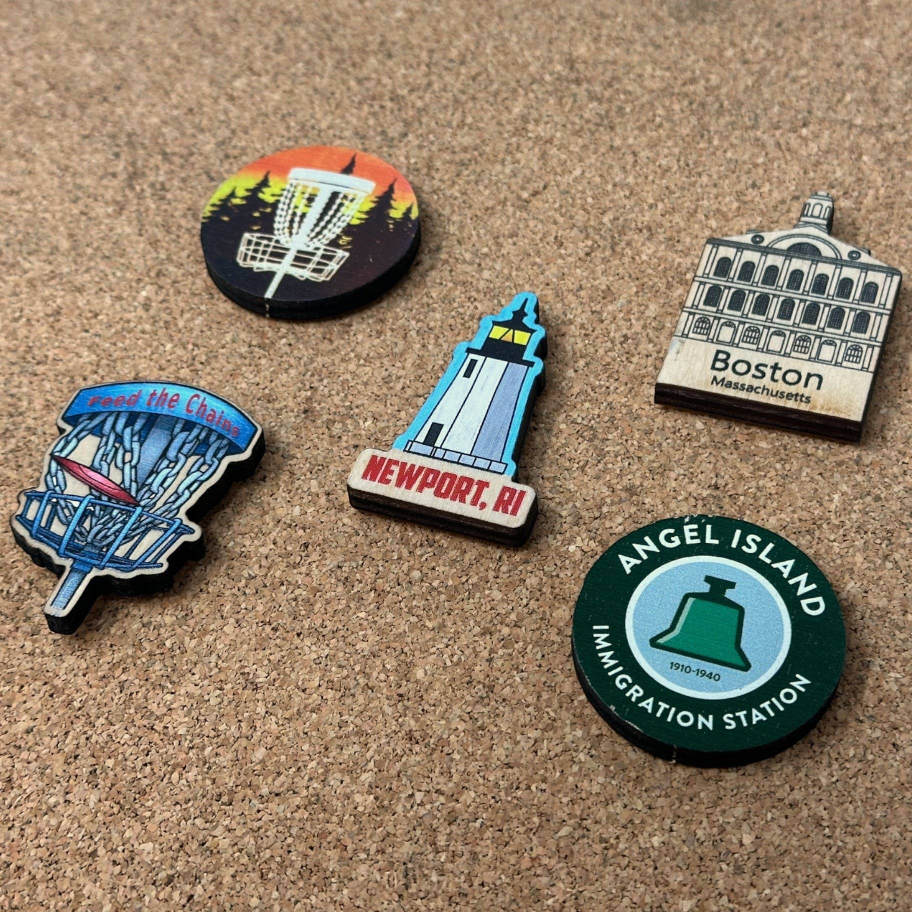 Ingeneius - Vendita all'ingrosso Spilla da bavero - Spille in legno personalizzabili1