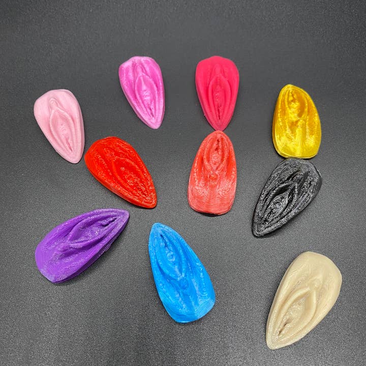 NumanPrints - Wholesale Gag Gift/Novelty Gift - Pussy Magnet! Stick On Magnetic Vulva! Prank/Gag Gift