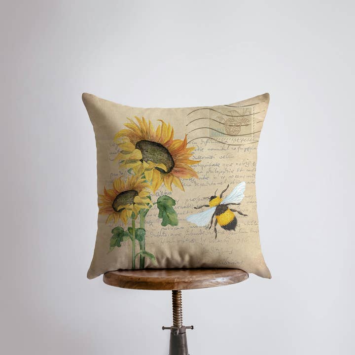 UniikPillows – wholesale Prydnadskuddfodral – Solros | Bee | Kuddfodral | Solrosinredning | | Bondgårdsinredning | Heminredning | Blommiga kuddar | Accent Kuddöverdrag | Present