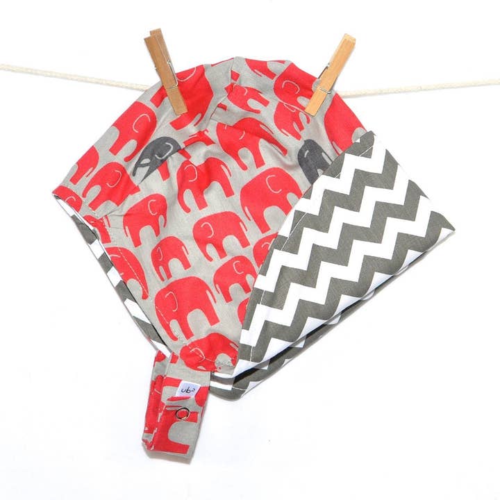 Bonnet en pachi pour la vente par Urban Baby Bonnets