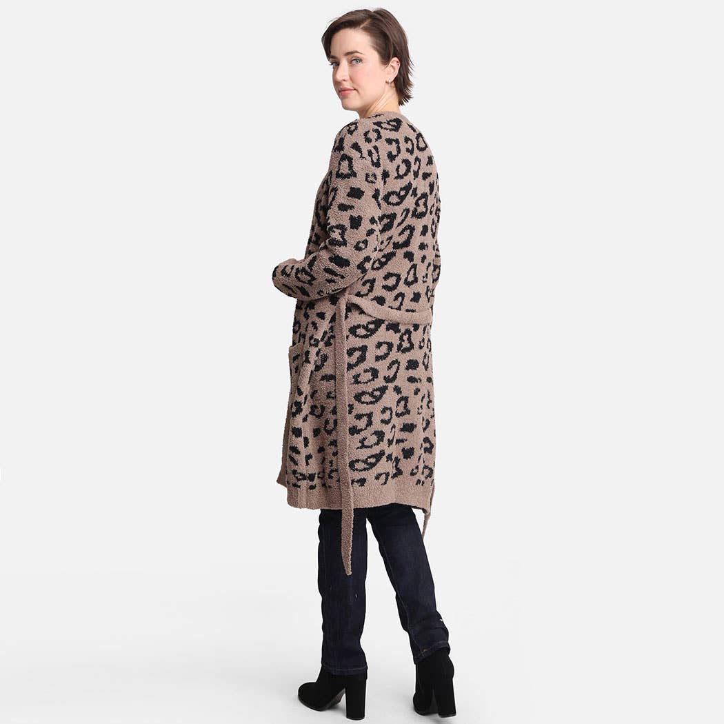 Fashion City - Venta al por mayor Bata - Mujer - Bata suave para mujer con estampado de leopardo, bolsillos y cinturón6