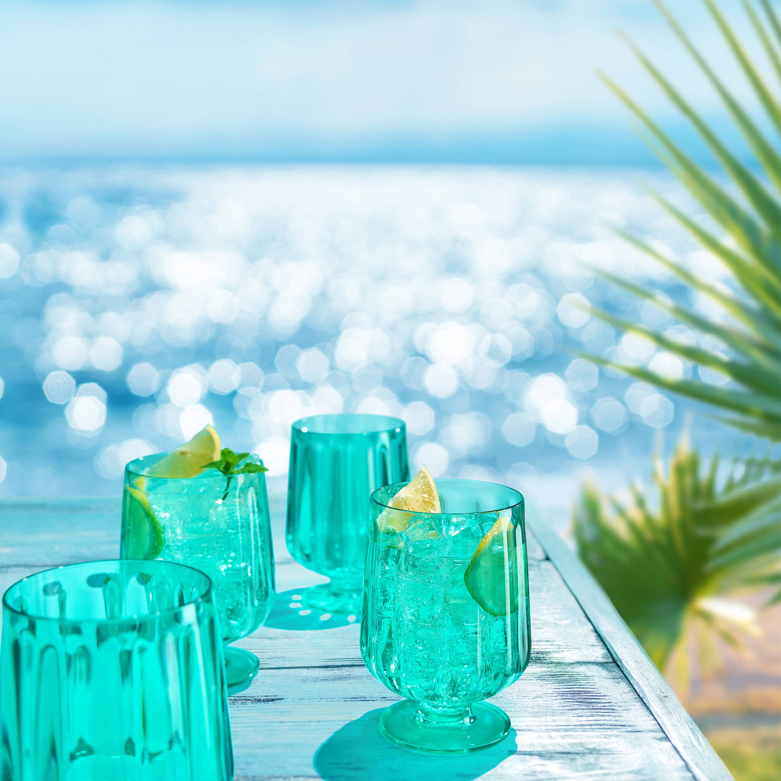 The Wine Savant /  Khen Glassware - Wholesale Wine Glass - Unbreakable Acrylic Plastic Goblet Wine Glass | 15OZ Green2