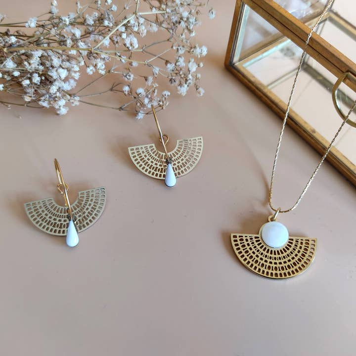 Sophie Bijoux - Wholesale Jewelry Set - La Rêveuse white creole set and half moon necklace