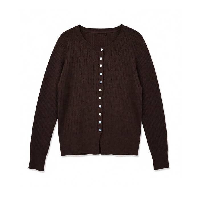 Cardigan en maille fine torsadée avec multi-boutons en chocolat pour la vente par Last True Angel