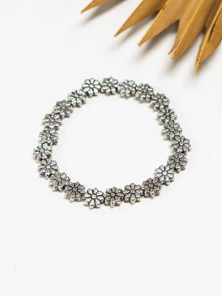 Bracelet extensible en alliage floral #101 pour la vente par Bali Queen