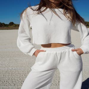 Wholesale Fashion Athleisure Women'S Sportswear Long Sleeve Zipper Crop Top  And Skinny Pants Two-Piece Set