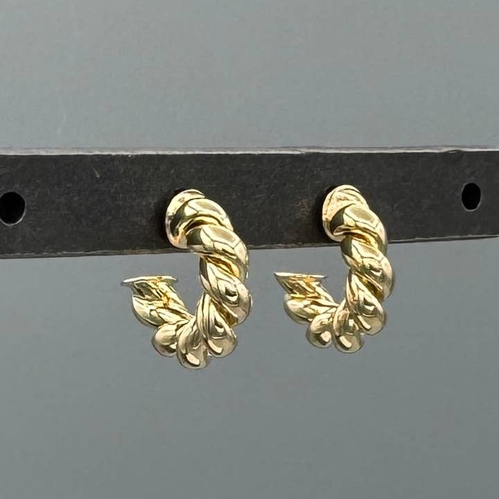 Guld Små Chunky Twist Hoops for engroshandel hos Something Silver