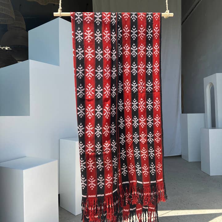 Office Objets - Wholesale Coverlet - Ikat, traditional Indonesian fabric from the island of Savu (Timor) red and black 2m25x7542