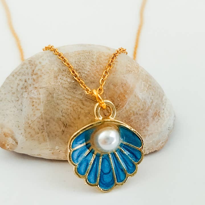 Gold Shell Necklace with Pearl, Nautical Jewelry for wholesale by Piccadilly Pendants