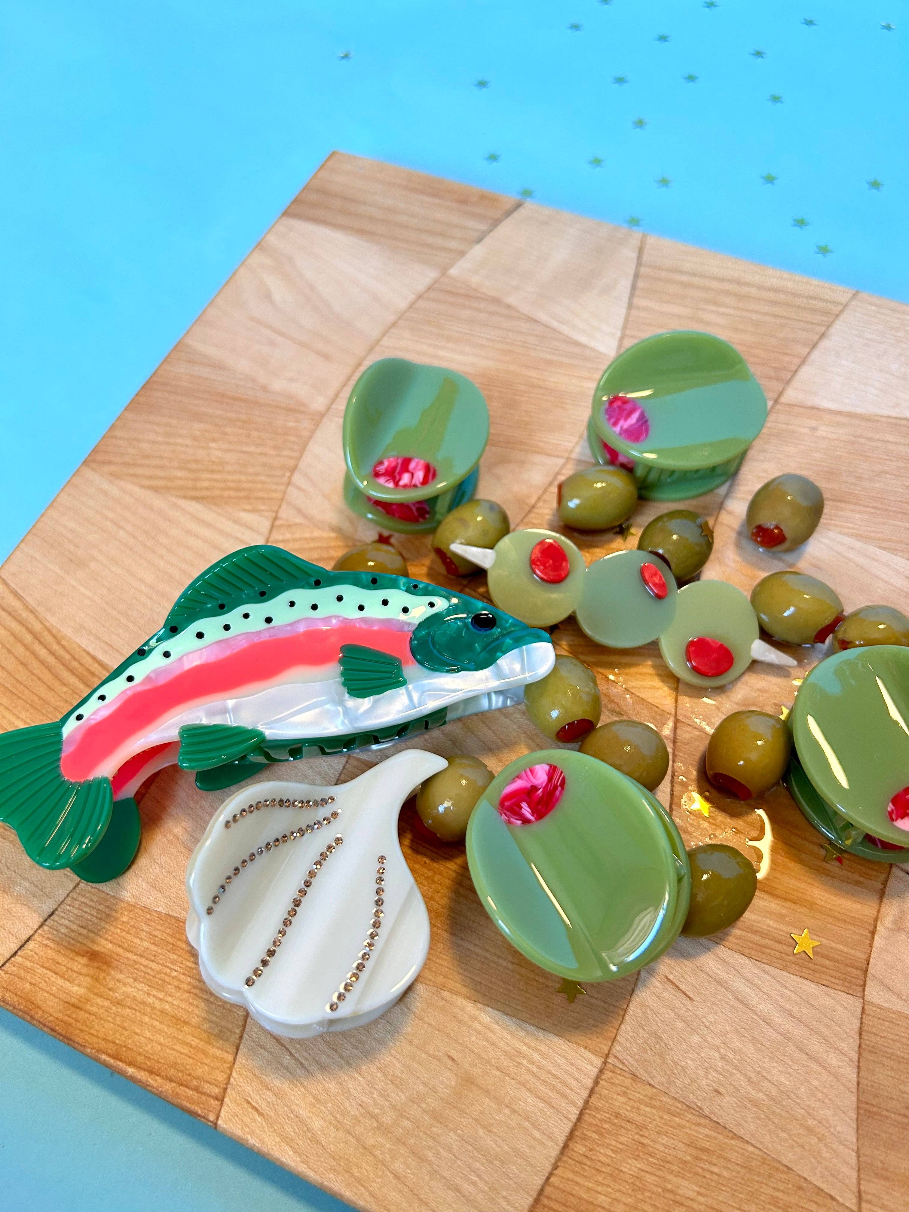 The Peach Fuzz - Wholesale Hair Accessories Set - Women's - Rainbow Trout Hair Claw8