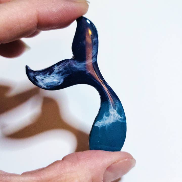 Aimants en résine et bois Mermaid Tail Ocean Scene pour la vente par JEMS of the Sea