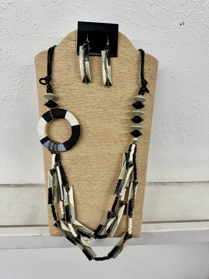 4 STRANDS BLACK ADJUSTABLE WAX CORD WITH GREY WHITE AND BLAC for wholesale by International Duru's