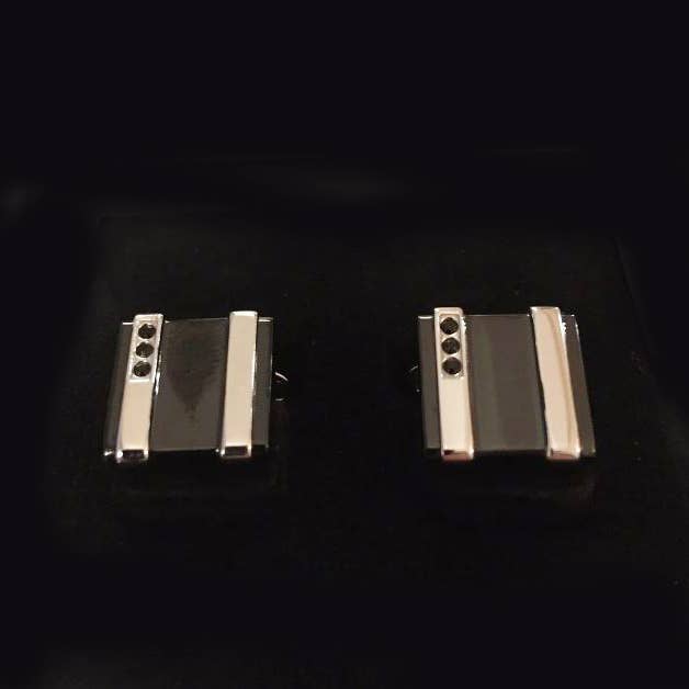 Liora manchetknapper lavet med Swarovski elementer - sæt med 2 stykker for engroshandel hos NHP International