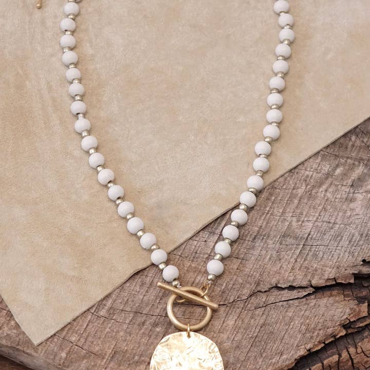 PennyLine inc - Wholesale Pendant/Charm Necklace - Wooden Beads Short Coin Toggle Necklace in Cream and Gold