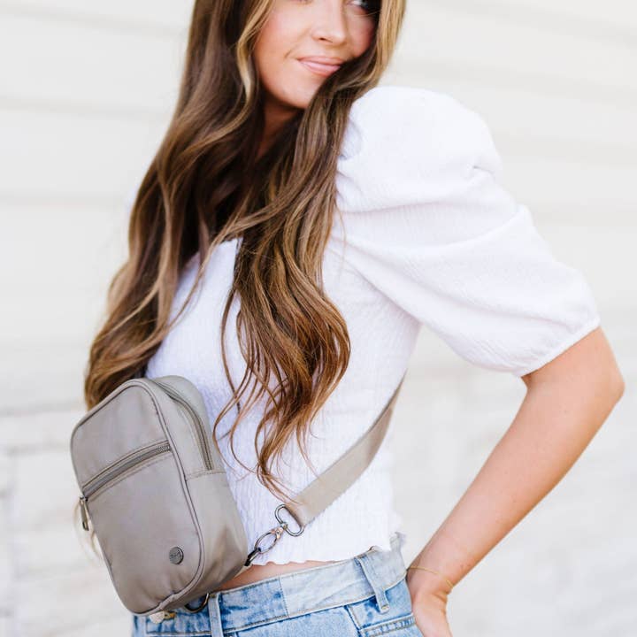 modern and chic - Wholesale Crossbody Bag - Women's - Lainey Convertible Multi-Wear Travel Crossbody18