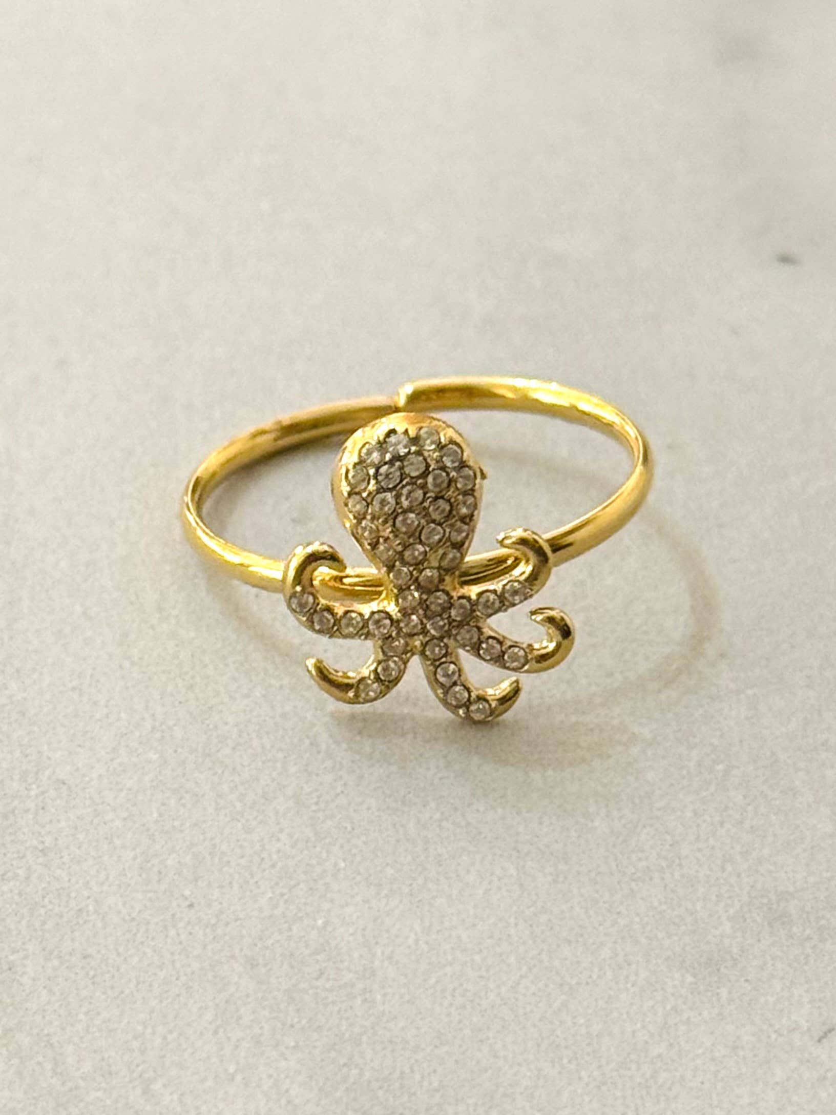 Cassette Barcelona - Vendita all'ingrosso Anelli multipietra - Anello Polpo in Acciaio Inox Ursula con Zirconi Bianchi