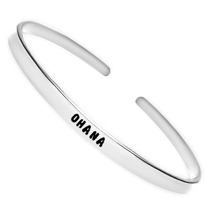 Silver Mantra Bracelet | Ohana Quote | Engraved Bracelet for wholesale by Camilla Limón