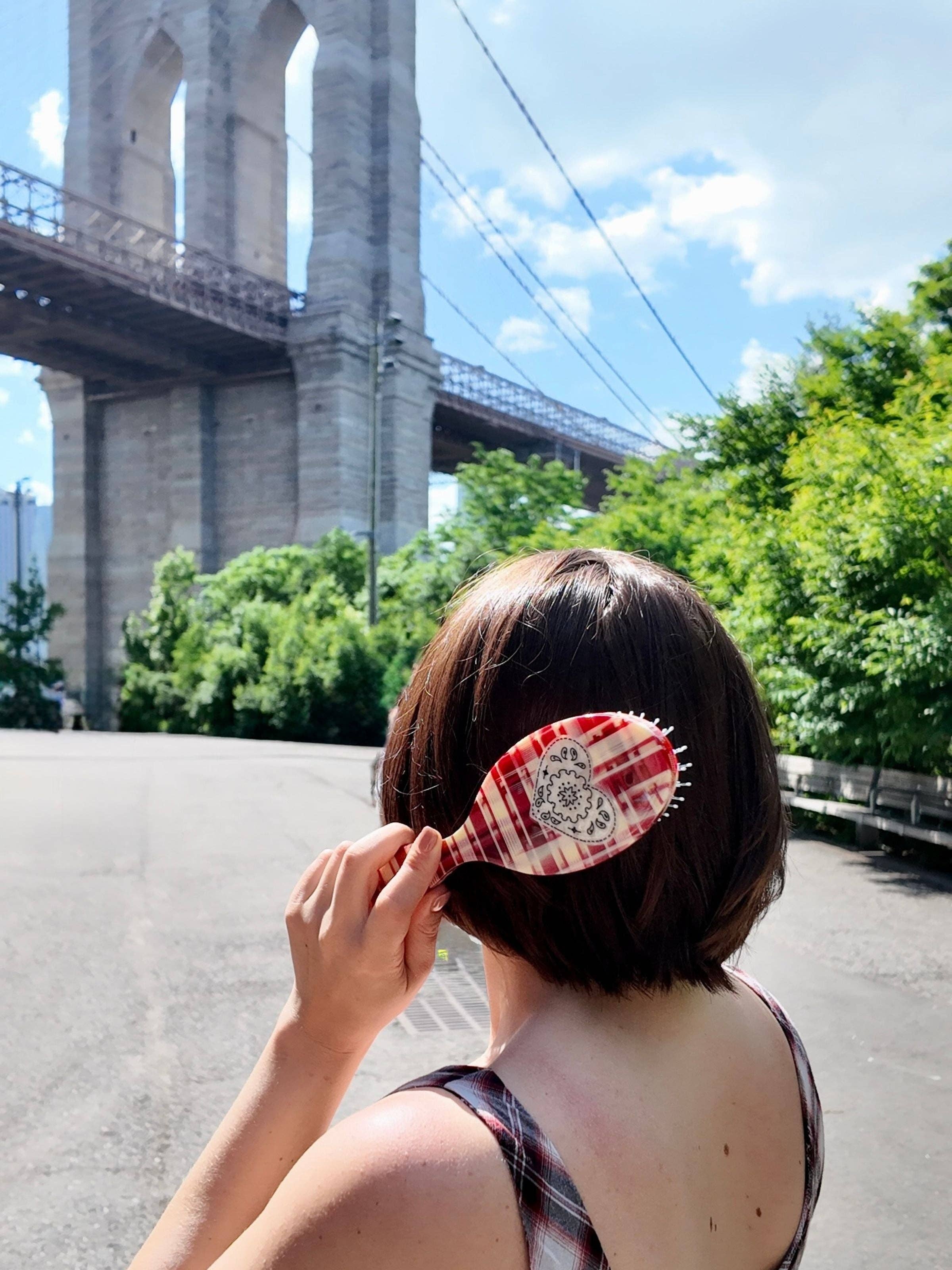 Solar Eclipse – Großhandel Haarbürste/Kamm – Handbemalter Paisley-Herz Erstaunlicher Haartag Pinsel | Umweltfreundlich4