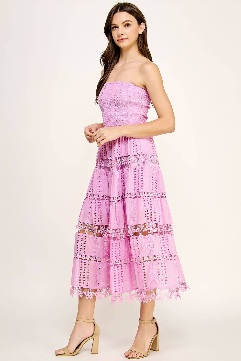 Strut & Bolt - Wholesale Jurk - Dames - Kanten kokerjurk met oogjes59