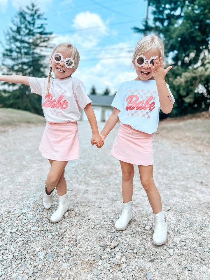 Sportrock mit integrierten Shorts in Bubblegum Pink für den Großhandel von Melt Children's Clothing