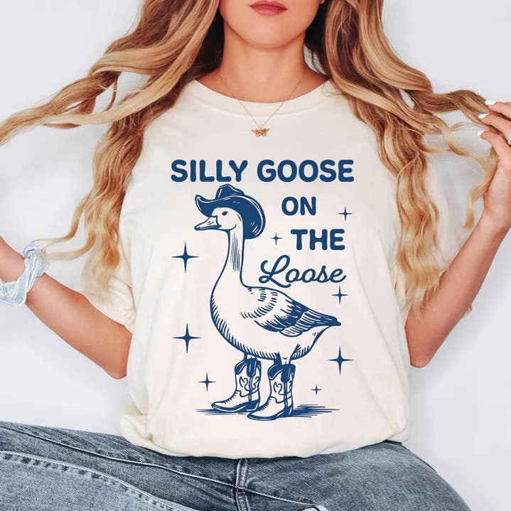 Tokig Gås På Rymmen - Vuxen T-shirt för wholesale av Desert Ave LLC