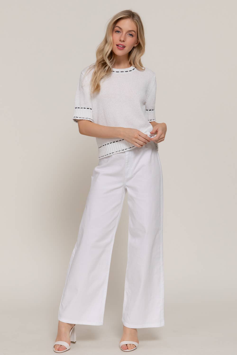 Active Basic | Active USA - Wholesale Gebreide top - Dames - Korte Mouw Ronde Hals Trui met Contrasterende Kleur Stiksel16