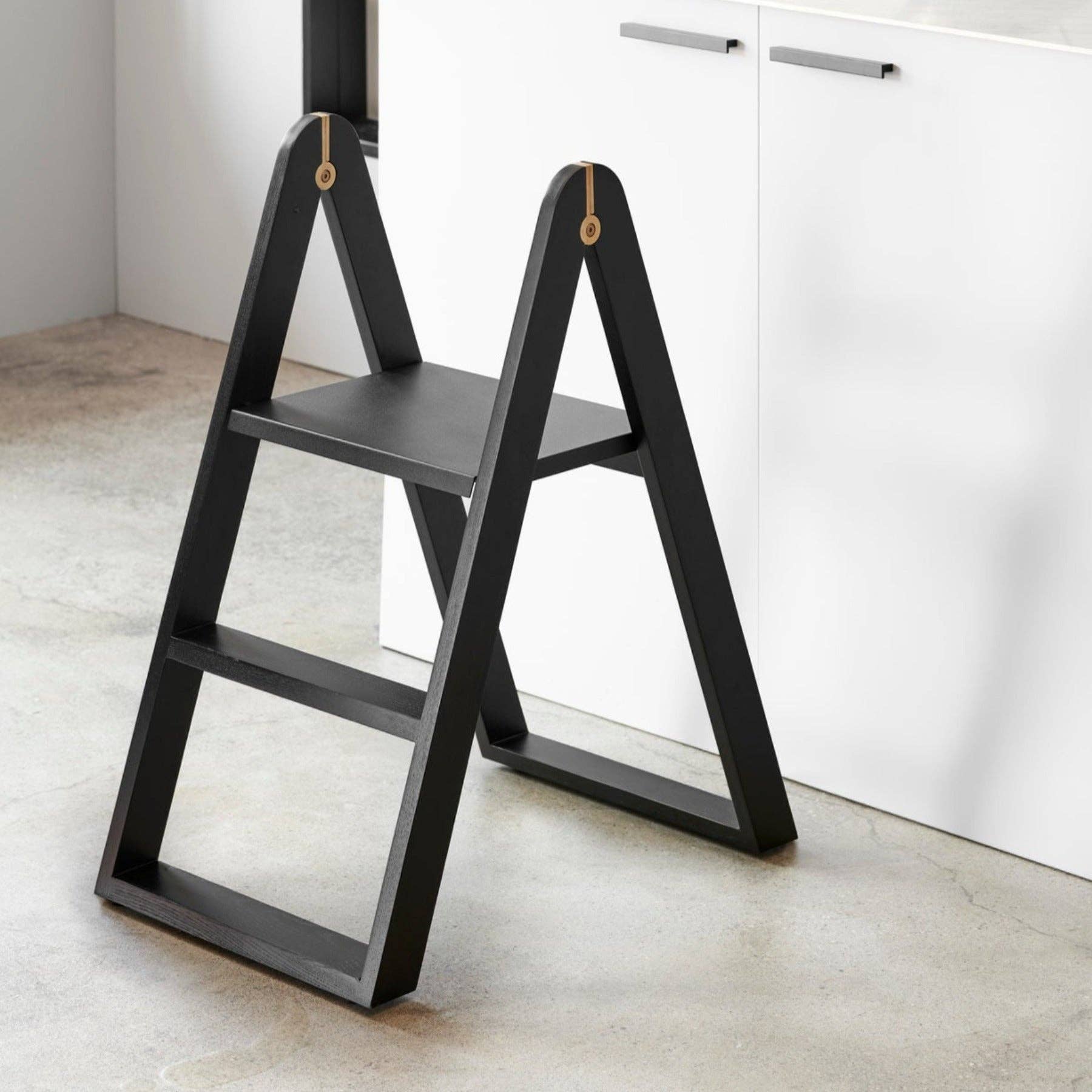 Studio Nordhaven - Wholesale Free Standing Shelf - REECH Step Ladder, Black2