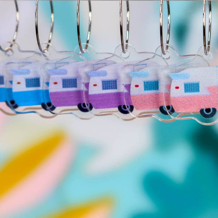 Paper Pattern Silk – Großhandel Ohrhänger – Rosafarbene Retro-Campers-Ohrringe, Wohnwagen