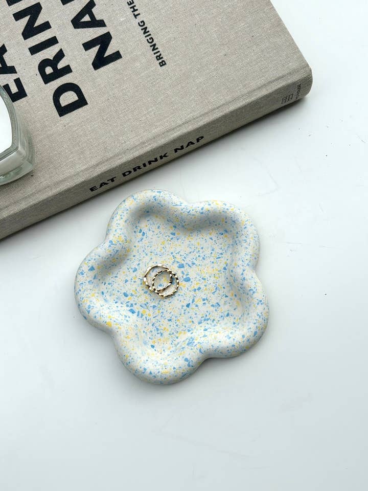 Flower Tray for wholesale by Luxe Home Decor Ltd