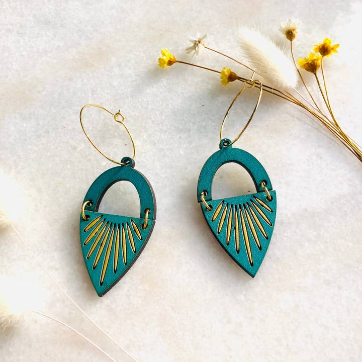 Turkooise oorbellen met traan voor wholesale door Urban Coyote