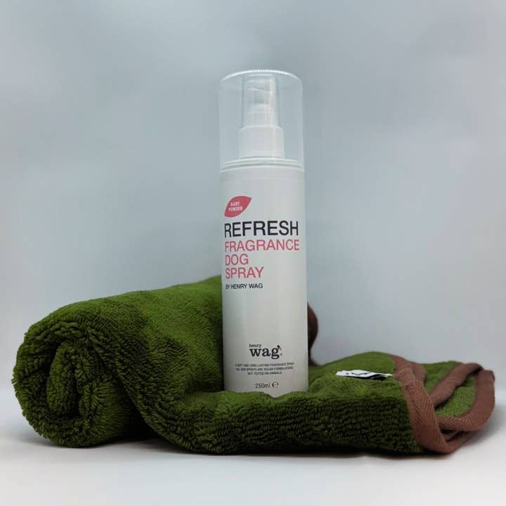 Spray per cani alla fragranza di talco rinfrescante per la vendita all'ingrosso da parte di Henry Wag