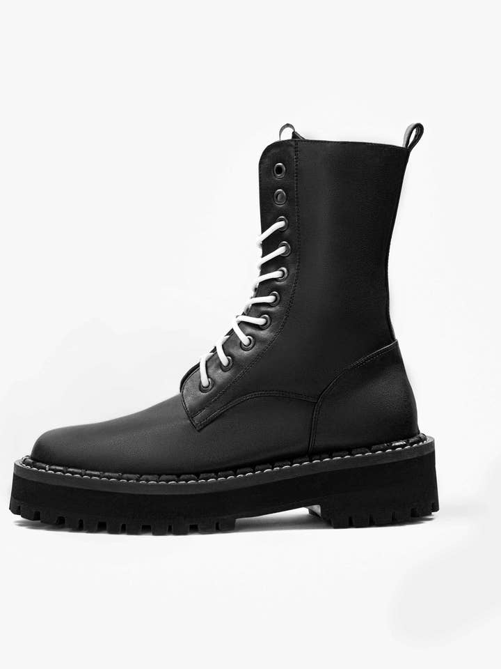 Kampfarbeiter Herrenstiefel aus Kaktusleder für den Großhandel von Bohema Clothing