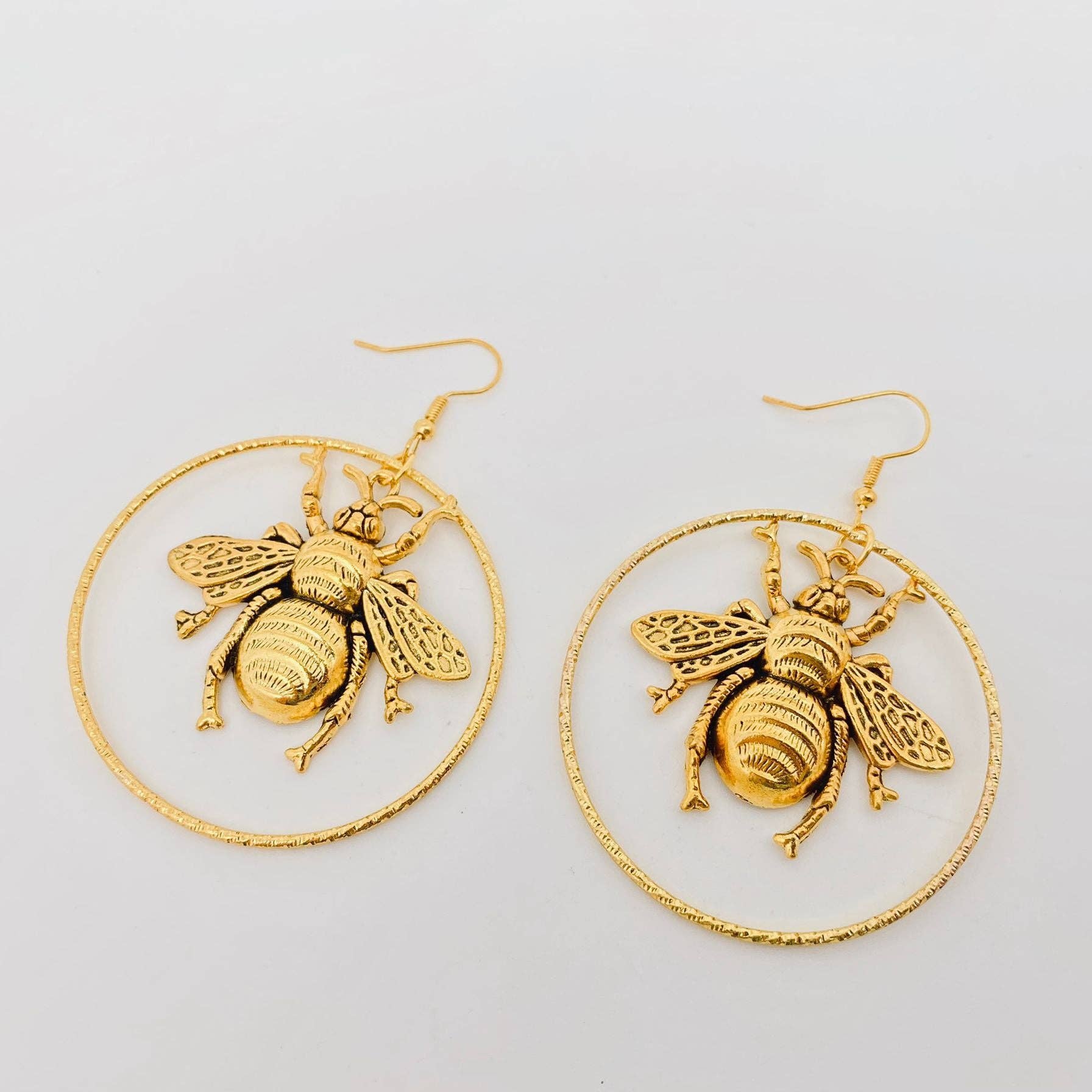 Mio Queena - Wholesale Dangle Earrings - Golden Big Bee and Ring Pendant Earrings1
