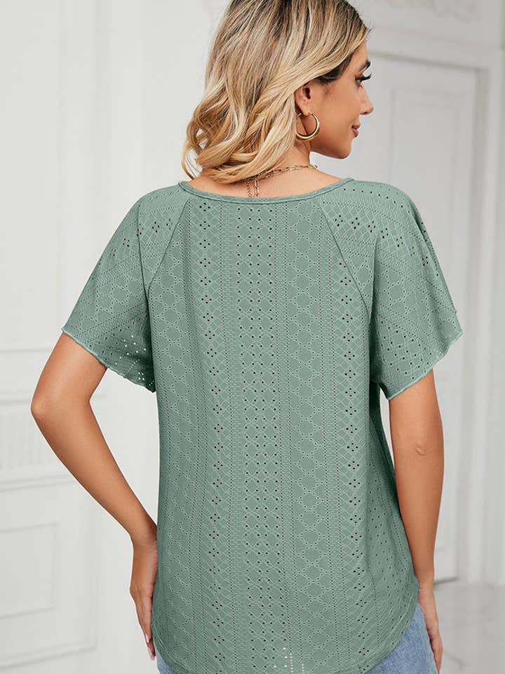 Lily Clothing - Wholesale Blouse - Women's - CWTTS0472_V NECK PUNCHING LACE UP RUFFLE LOOSE TOP11