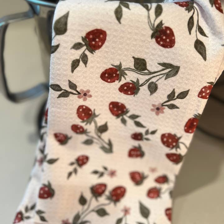 ROOM and PORCH - Wholesale Tea Towel - Strawberry Vines - Hand/Tea Towel - Recycled Microfiber2