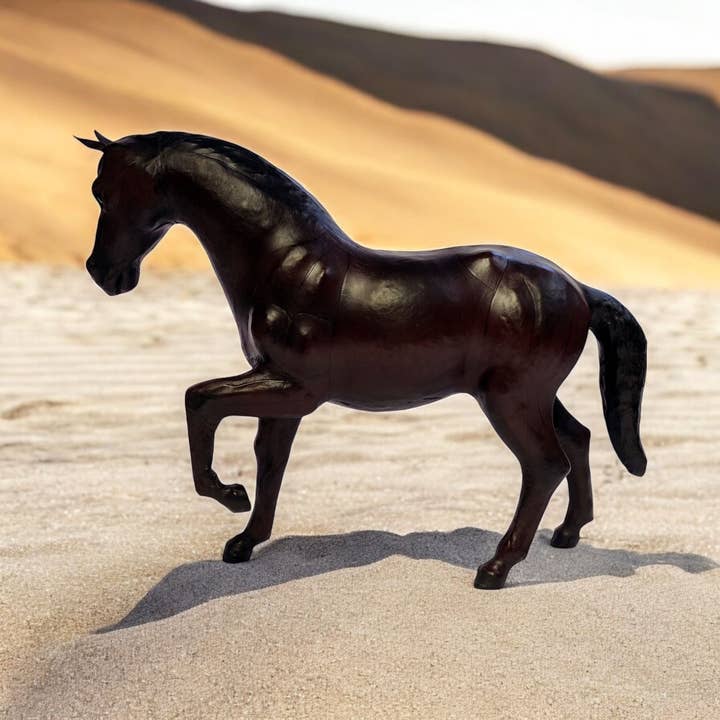 Something wild - Wholesale Decorative Figurine - Handmade Leather Leg Up Horse Statue – Eco-Friendly Lifelike Horse Figurine for Home Décor3