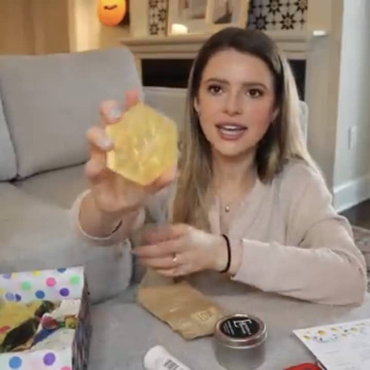 Bubble Bee Soapery - Wholesale Bar Soap - Honeycomb Queen Bee Soap Bar Honeysuckle Scented1