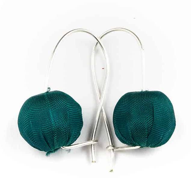 Dinh M silke 6 örhängen för wholesale av LOOM Fair Trade