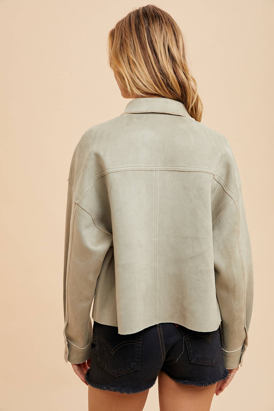 In Loom - Vente Veste – femme - Veste en daim légèrement raccourcie1