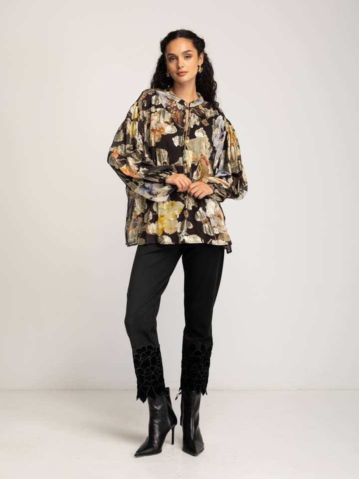 Blusa con fiocco Samara per la vendita all'ingrosso da parte di NIZA