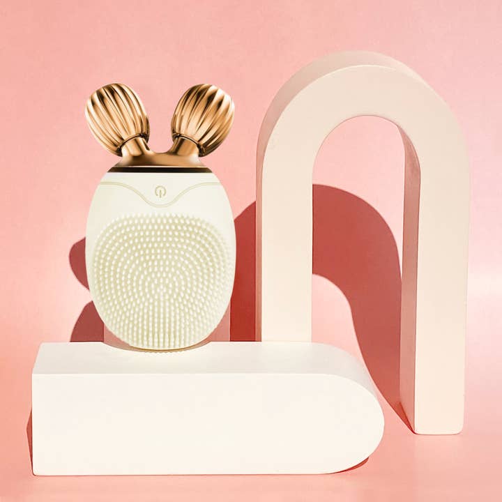 LUCE Beauty – Großhandel Elektronische Hautpflegegeräte – Reinigende Gesichtsbürste, Massagegerät und Rolle — reisetauglich12