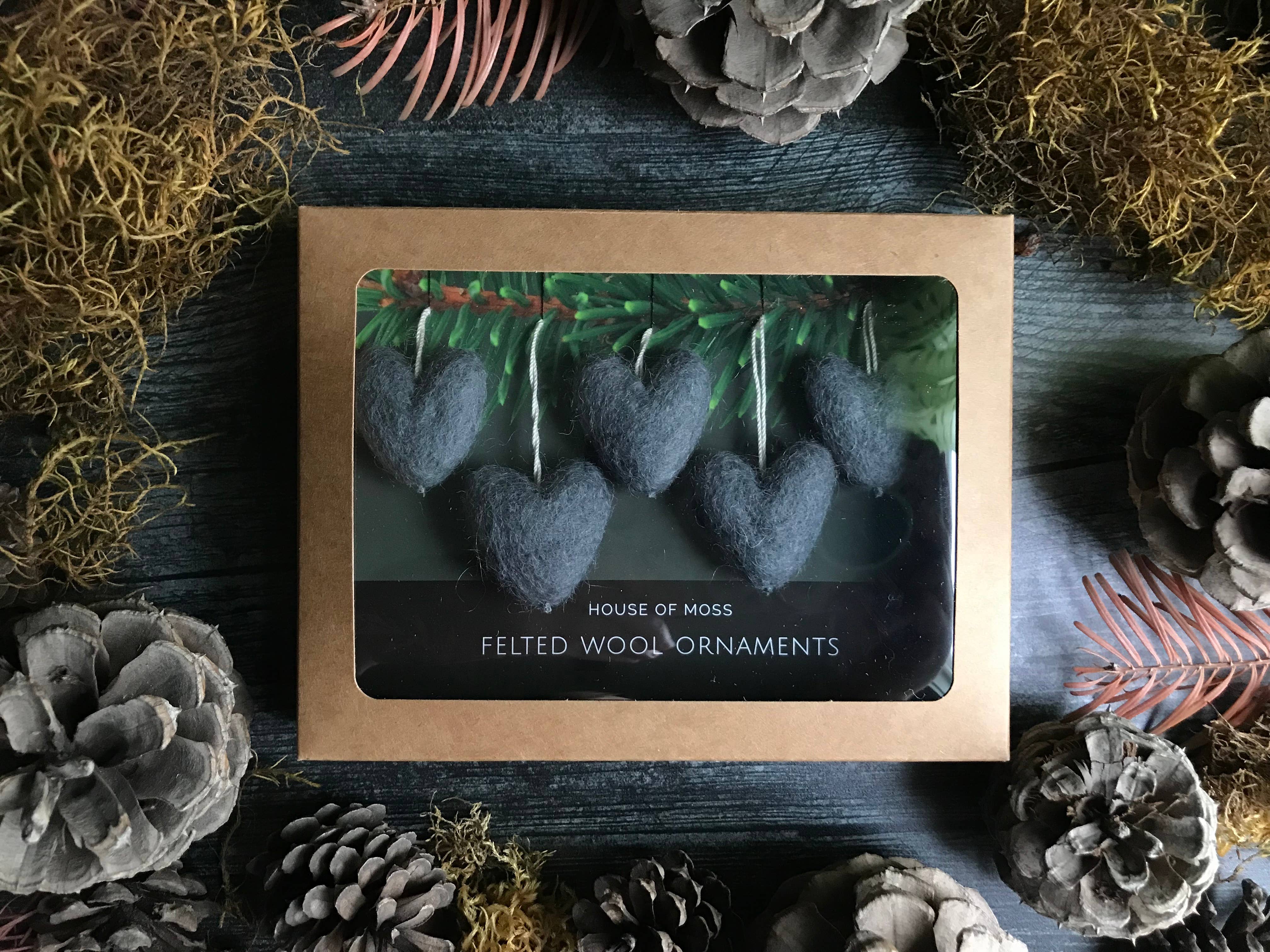 House of Moss – wholesale Ornament set – Heart Ornaments | Boxed Set of 5 Mini Wool Ornaments5