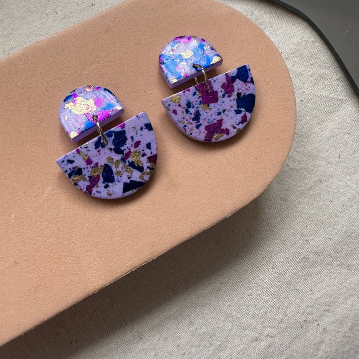 Love kiki designs – wholesale Hängande örhängen – Abstrakta folie dinglande örhängen2