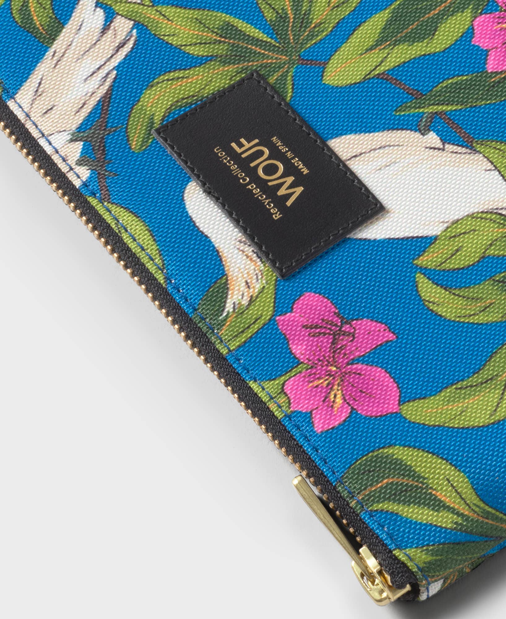 Wouf - Wholesale Pouch - Women's - Gaia Pouch1