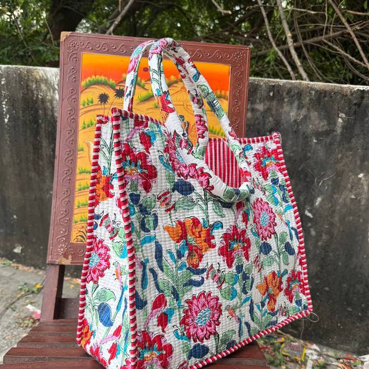Bhawana Handicrafts - Wholesale Draagtas - Dames - Met de hand bedrukte omkeerbare draagtas met bloemen Handgemaakte gewatteerde tas0