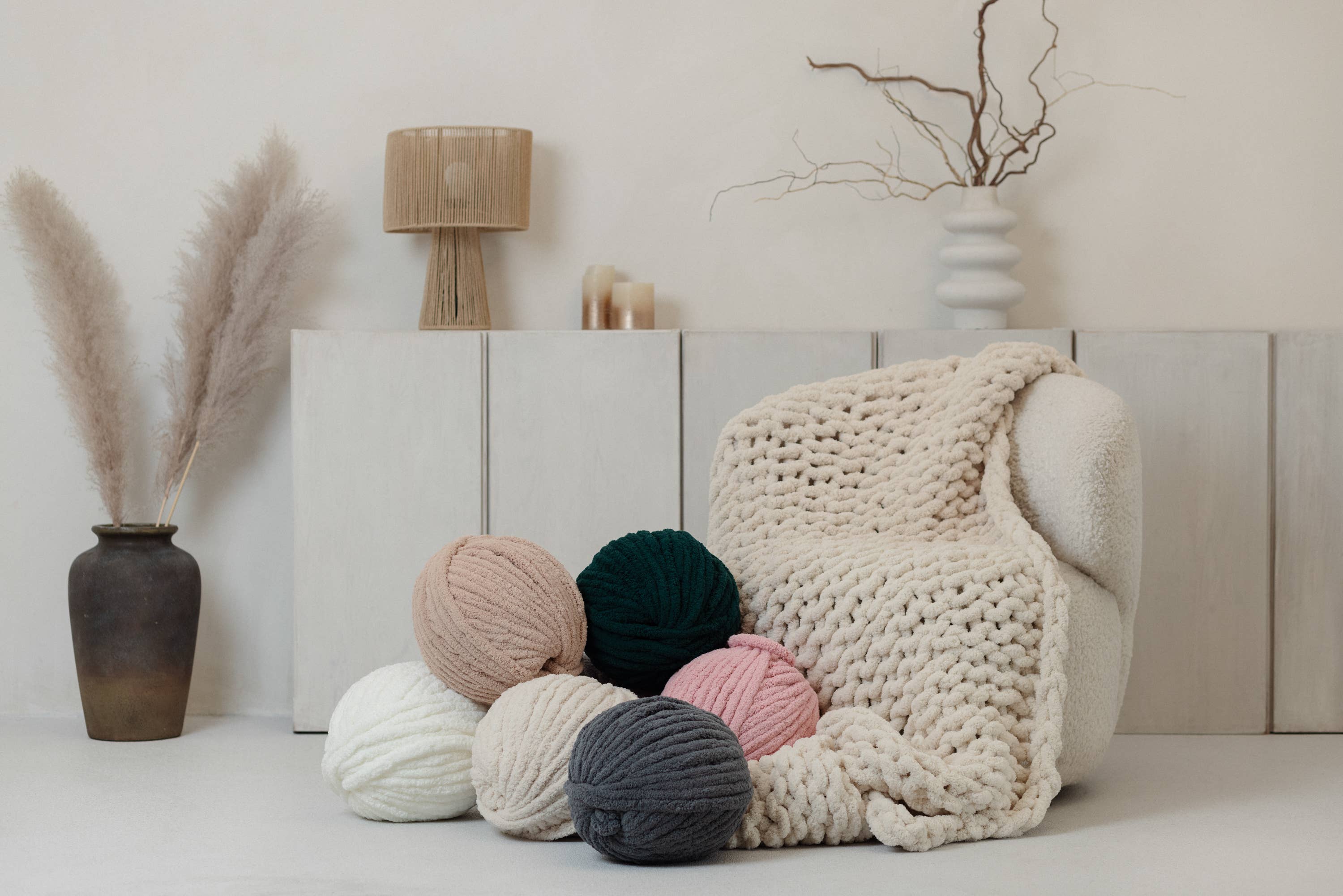 woolexperts – wholesale Yarn – 1KG Chenille yarn Giant Puffy plush yarn for arm knitting 7