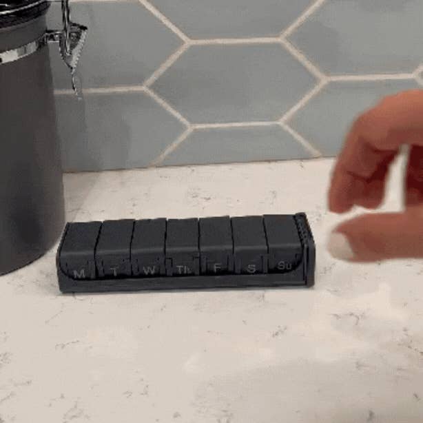 MAYBLISS - Wholesale Pill Organizer - BlissPod Innovative Travel Case3